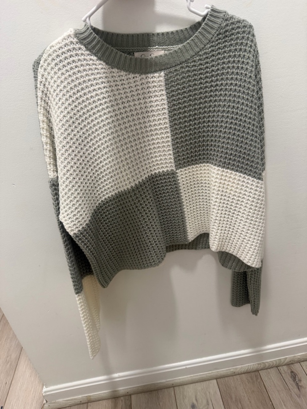 Chunky Colorblock Crewneck Sweater - Light Green & Cream
